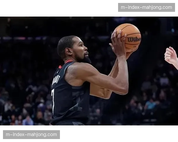 湖人包夹杜兰特战术成逆转火箭关键，下半场限制其仅得2分